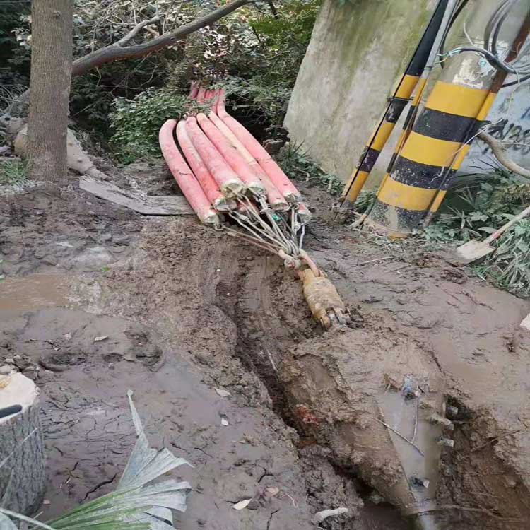 荣县拖拉管